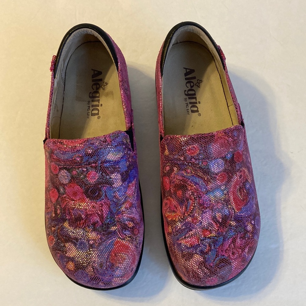Alegria Kayla pink shimmer slip resistant clogs